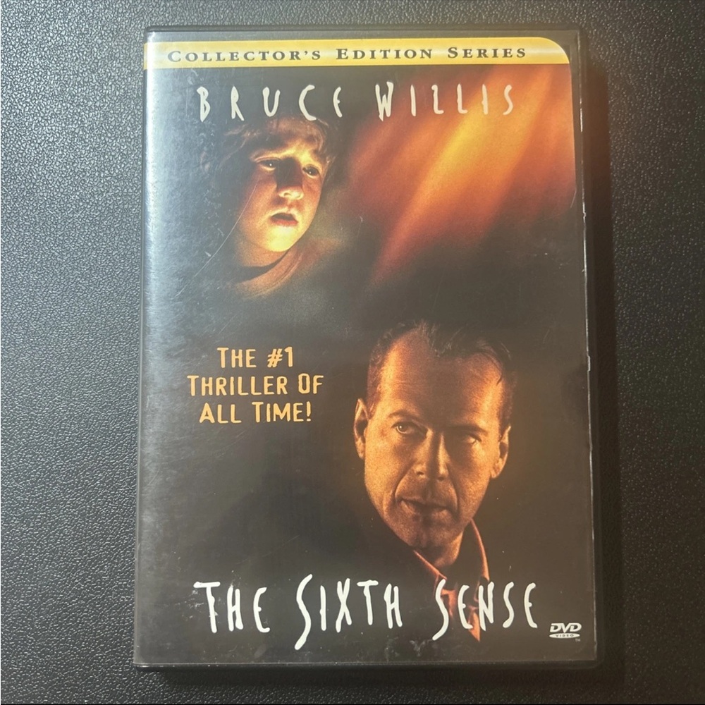 The Sixth Sense Collector's Edition DVD - Black Cover